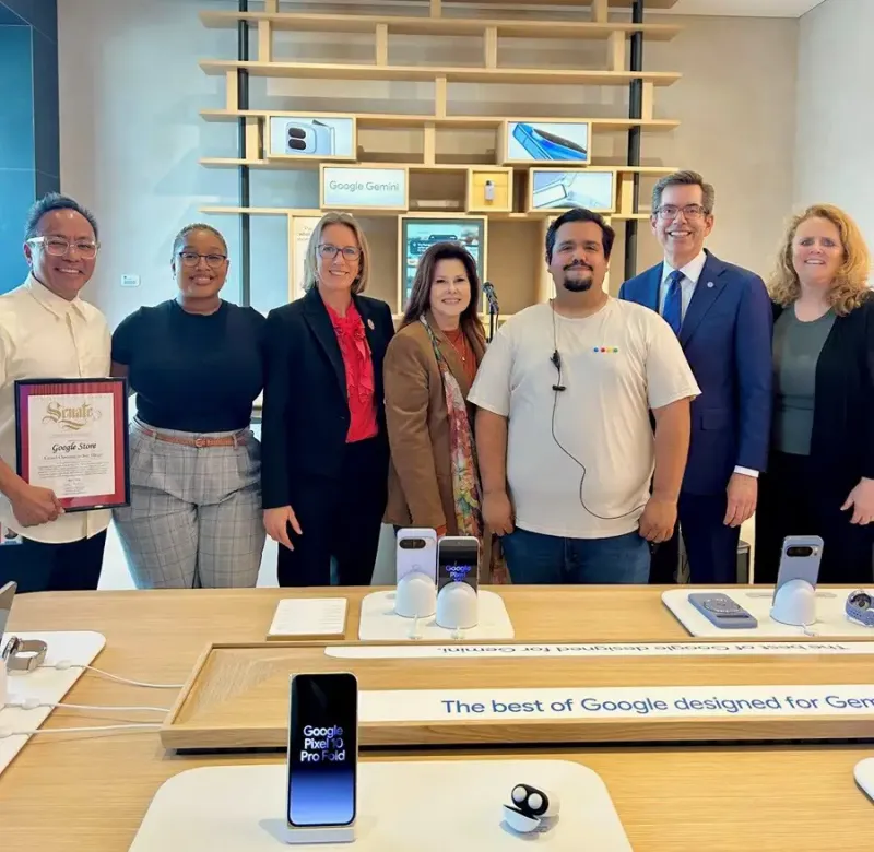 I was happy to participate in the ribbon cutting ceremony for the opening of the new Google store in San Diego at Mission Valley mall and present it with a Senate Certificate of Recognition. 